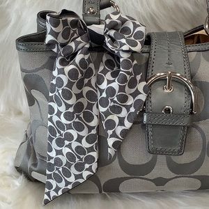 LIKE NEW Authentic, Coach Gray Soho Signature Flap Carryall Satchel E1282 F19581